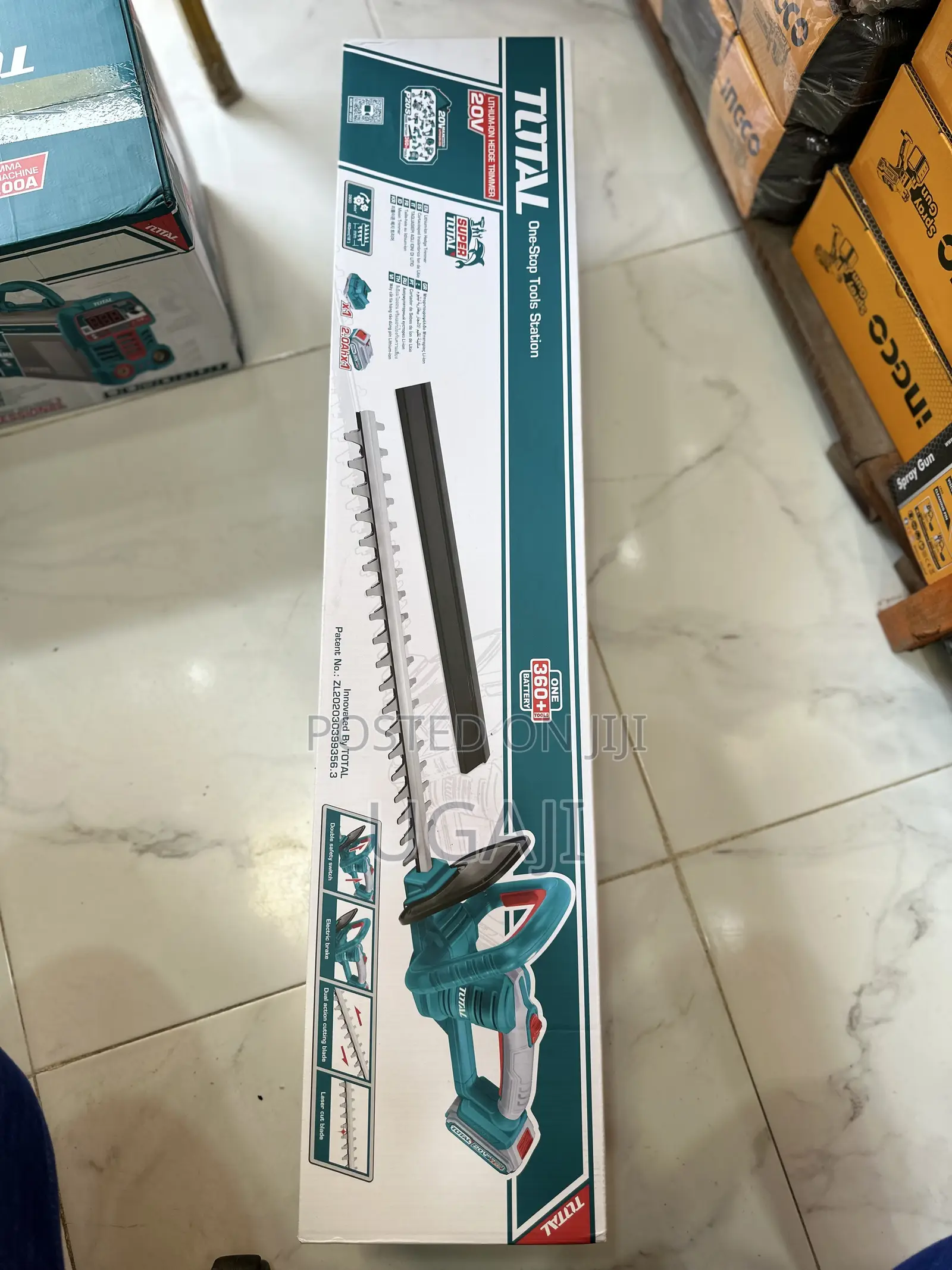 20v Total Hedge Trimmer With Pole