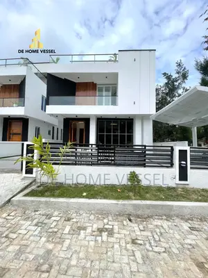 5bdrm Duplex in Ikota for sale