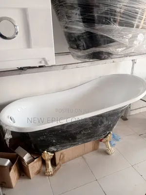 Black and White Animal Leg Bathtub