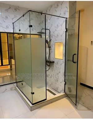 Luxury Shower Cubicle 57