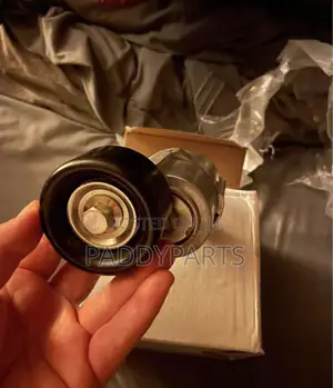 Photo - Hyundai Santa Fe Engine Belt Tensioner