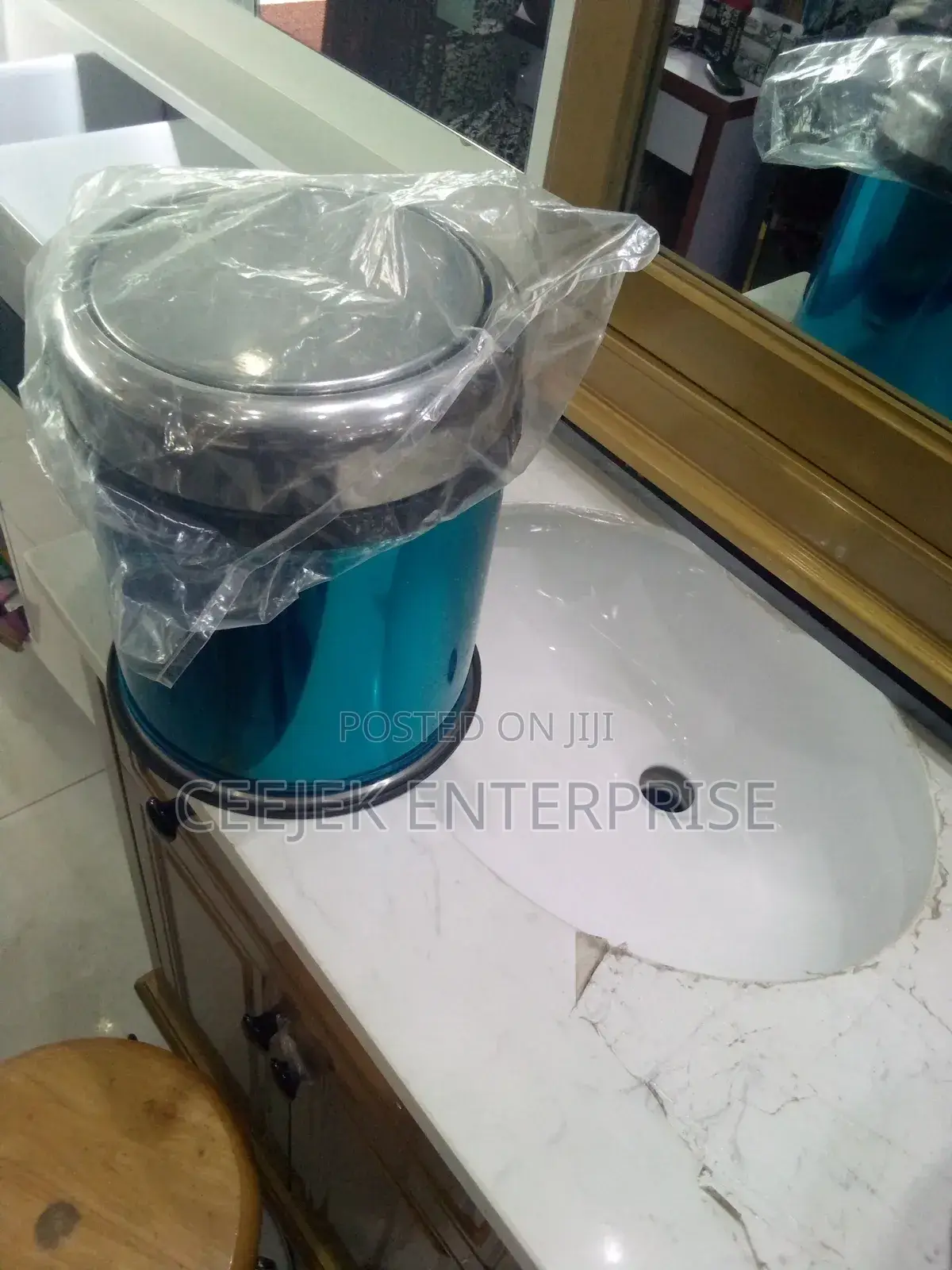 Inside Room Dust Bin