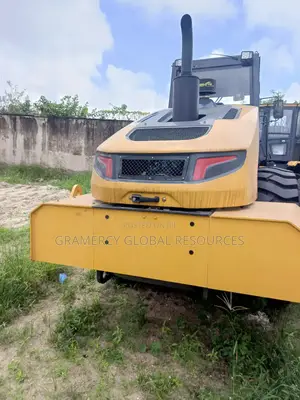 Brand New Liugong Iron Road Roller 2024 (Top of the Line)