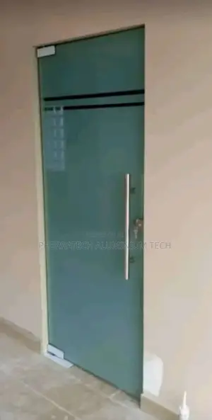 Frameless With 10mm Glass Tempered