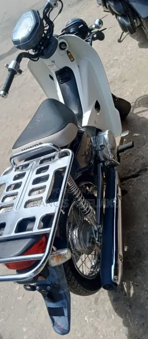 Honda CB 2018 Blue