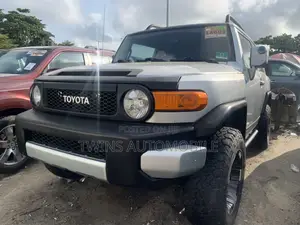 Toyota FJ Cruiser Base 4x4 2008 Silver