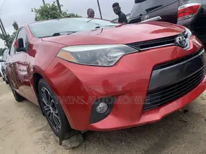 Toyota Corolla 2015 Red