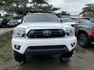 Toyota Tacoma 2015 White