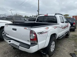 Toyota Tacoma 2015 White