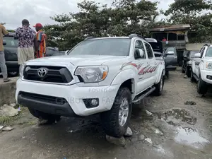 Toyota Tacoma 2015 White