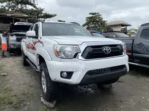 Toyota Tacoma 2015 White