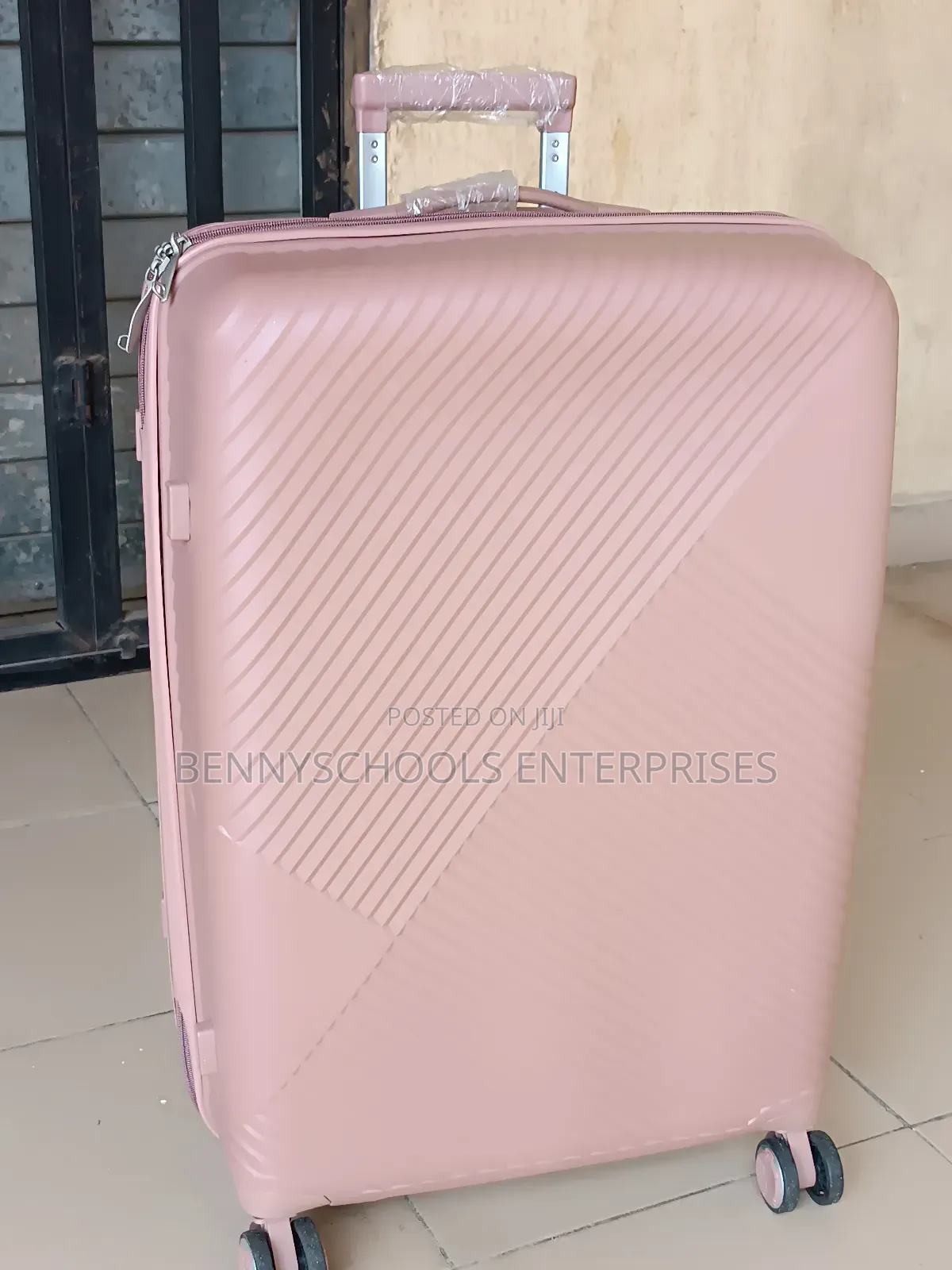 Big Unbreakable Elastic Rubber Travelling Luggage Box
