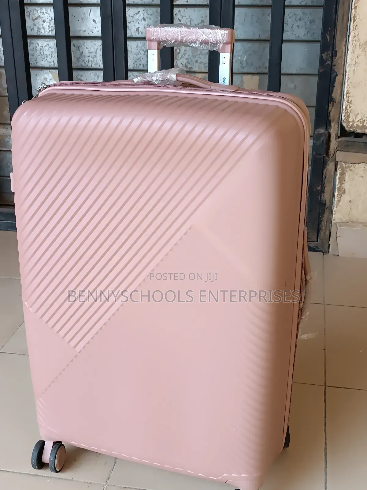 Big Unbreakable Elastic Rubber Travelling Luggage Box