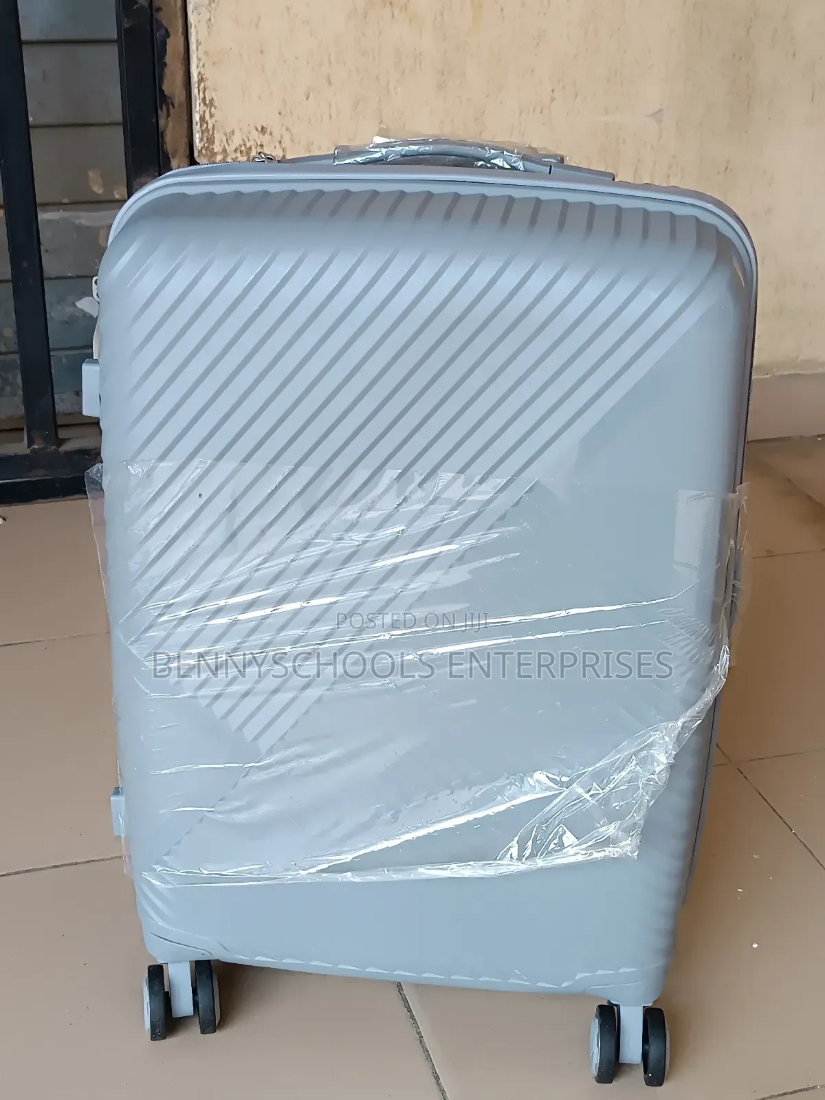 Medium Unbreakable Elastic Rubber Travelling Luggage Box