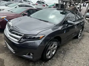 Photo - Toyota Venza 2014 Gray
