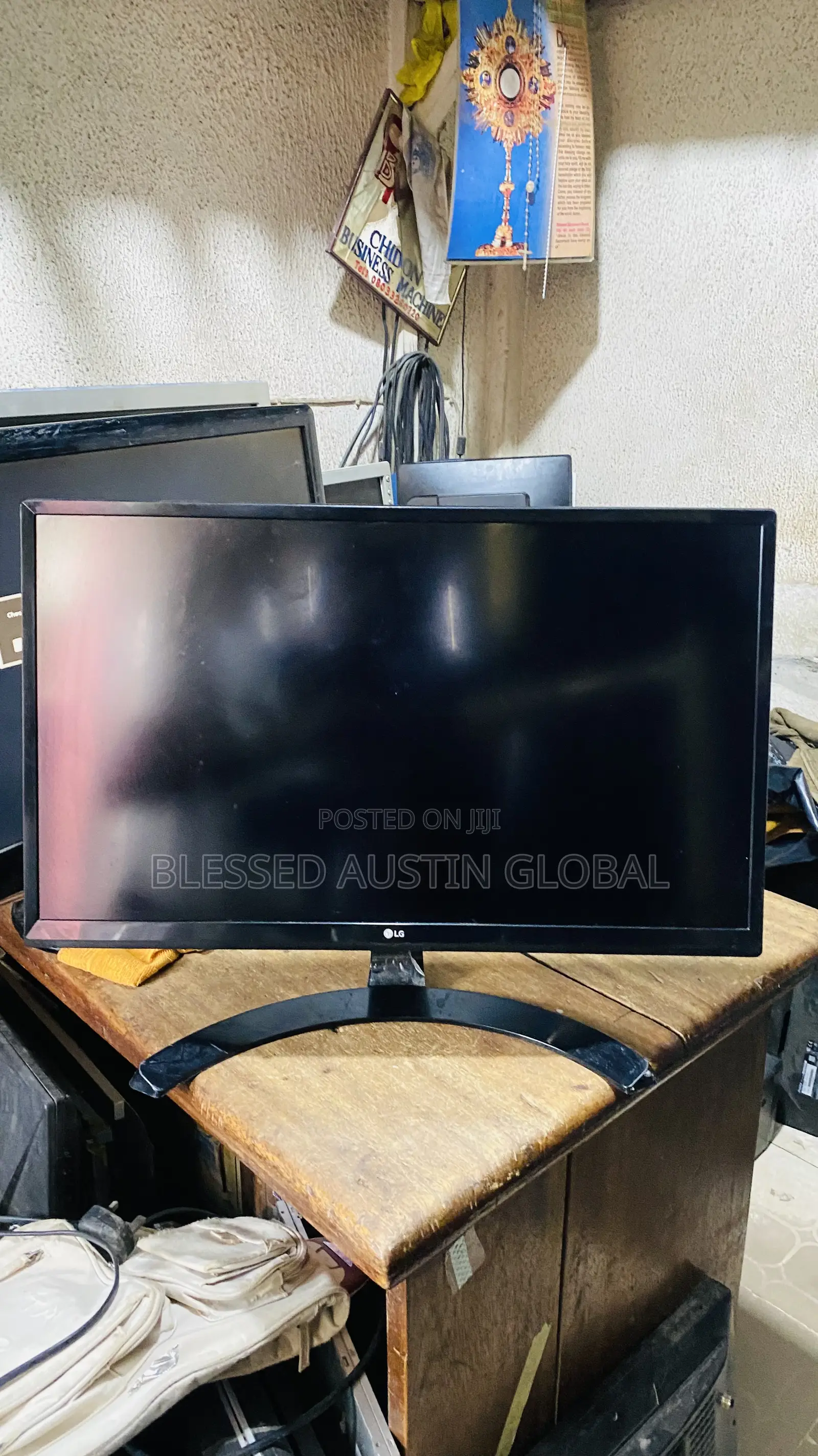 24” Inches Monitor