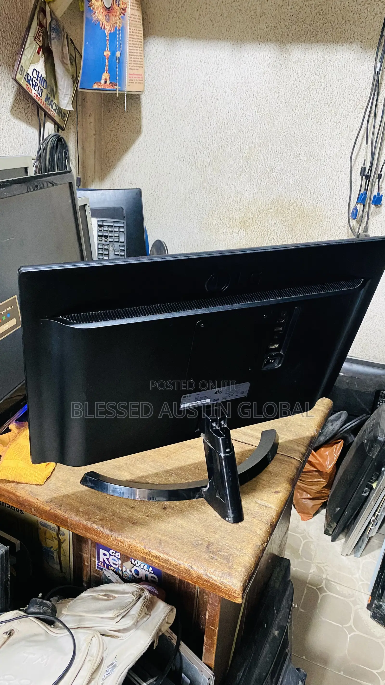 24” Inches Monitor