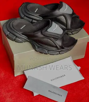 BALENCIAGA Track