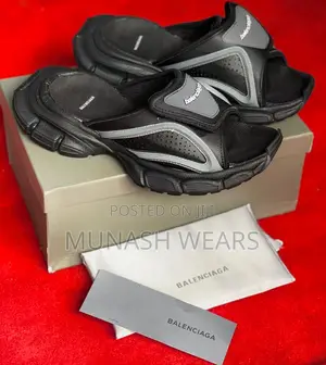 BALENCIAGA Track