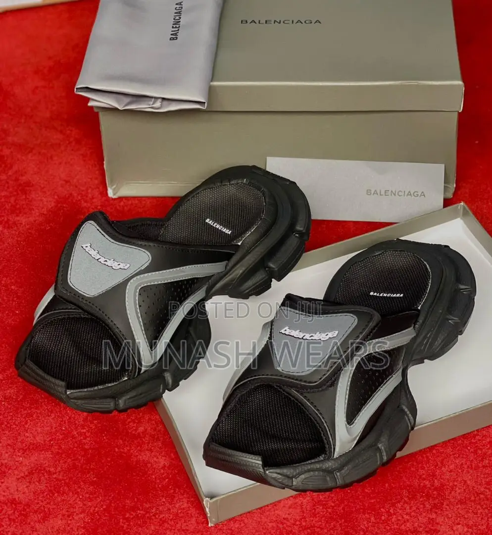 BALENCIAGA Track