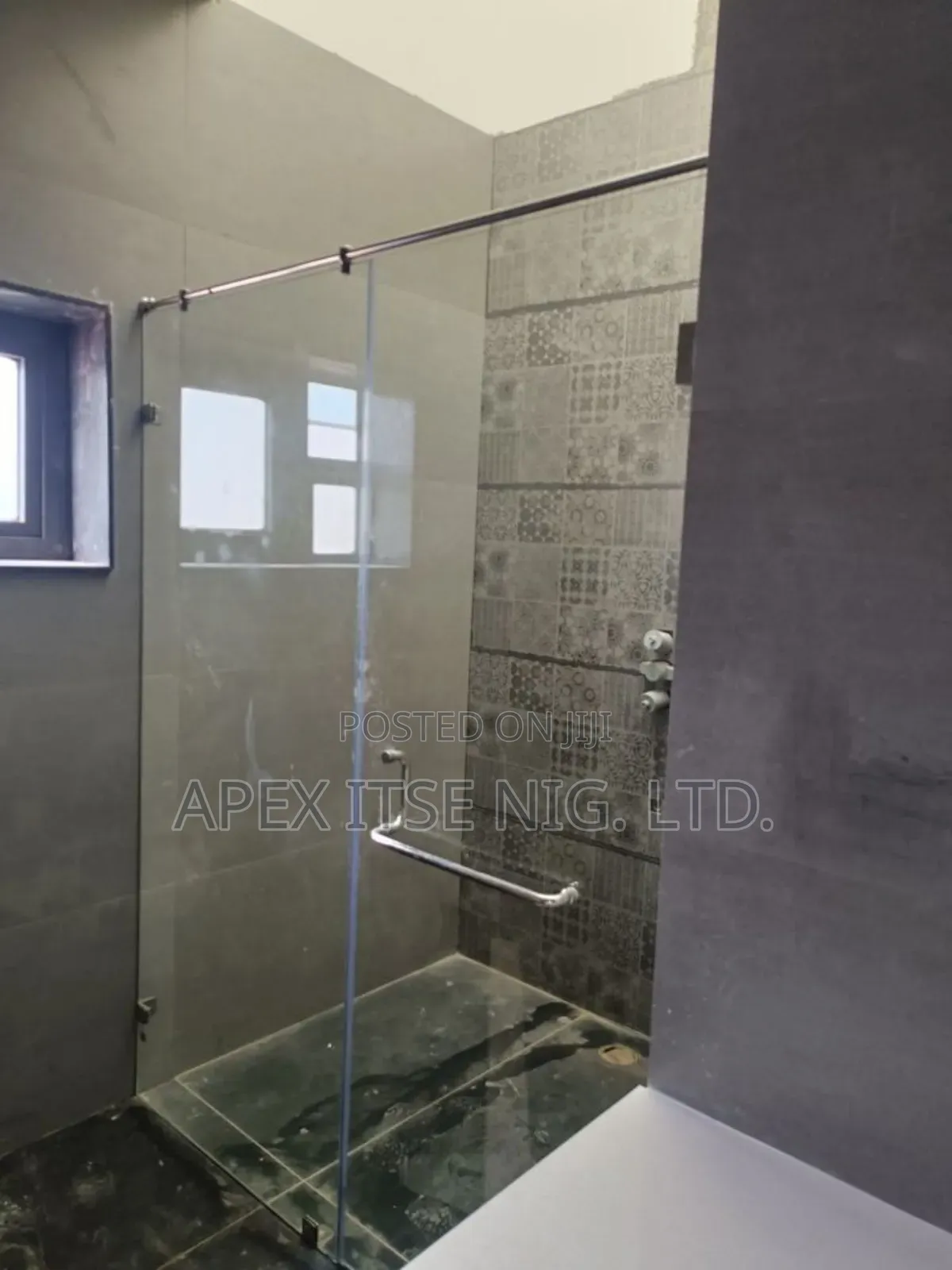 Shower Cubicle With Superb Aesthetics