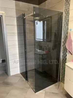 Walk in Fix Glass Cubicle