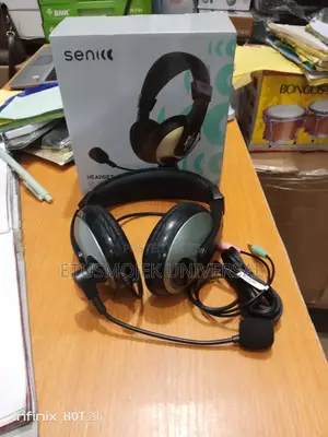 Professional Headphone With Lapel