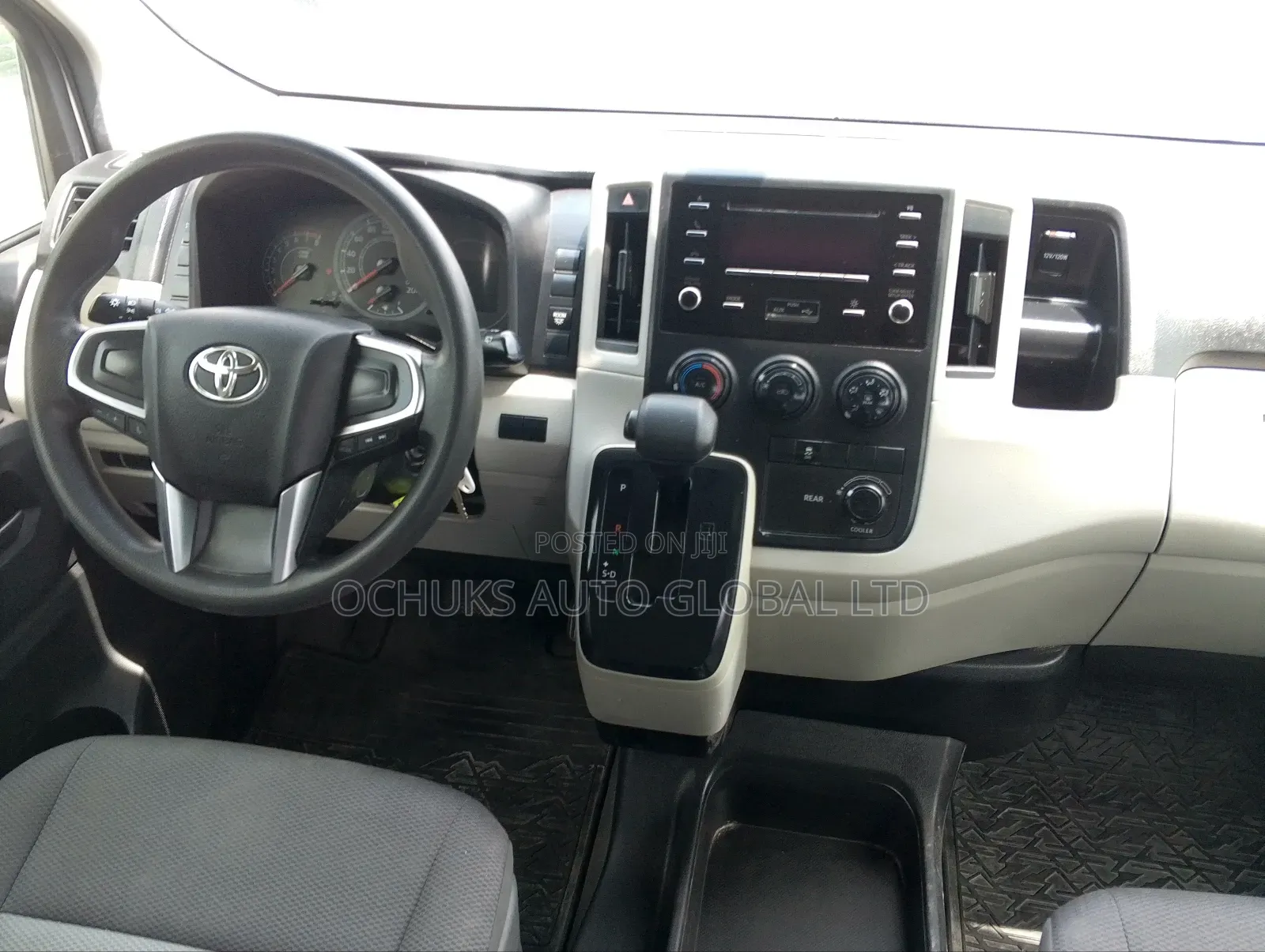Toyota HiAce 2021 White