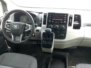 Toyota HiAce 2021 White