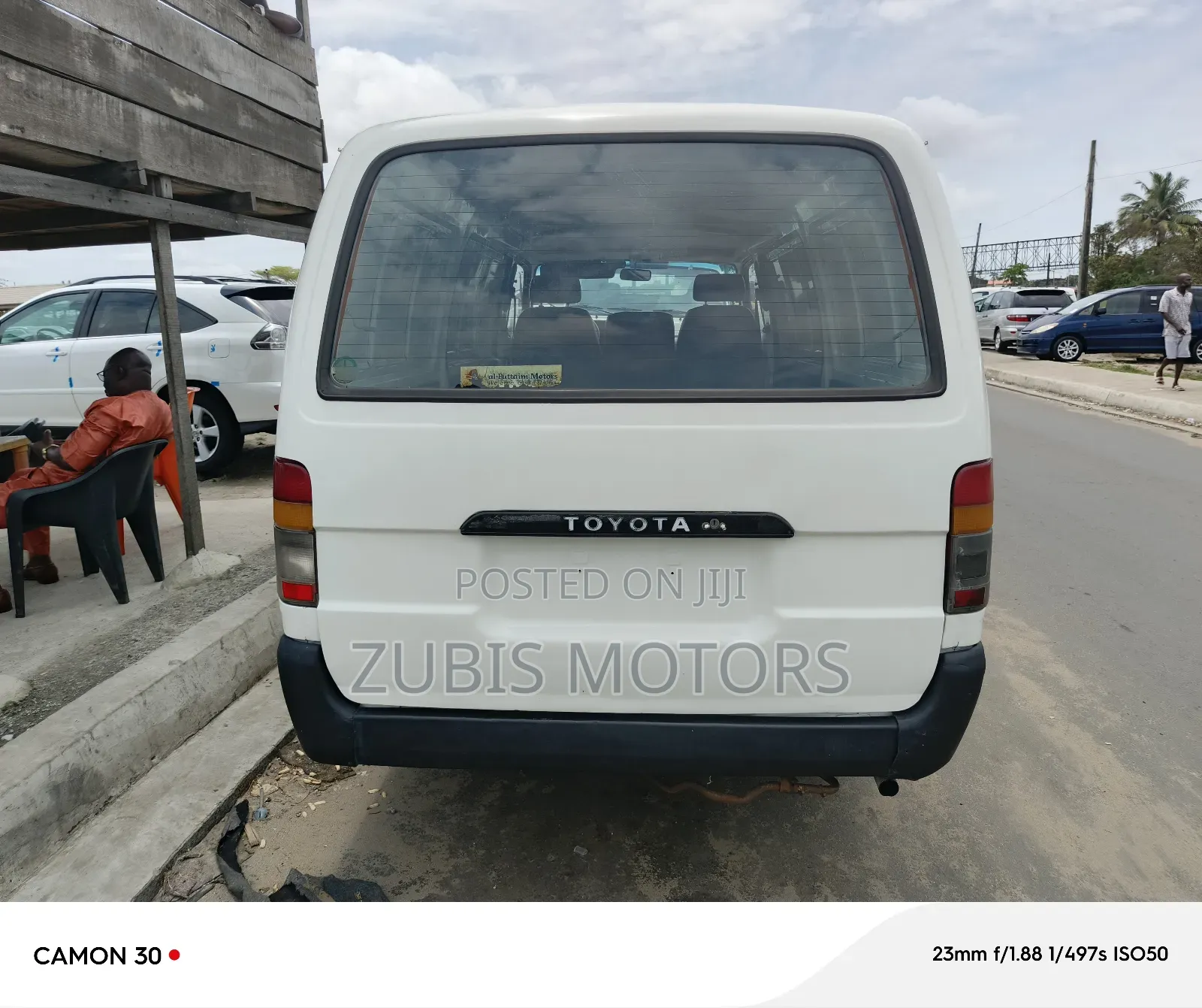 Toyota HiAce 2000 White