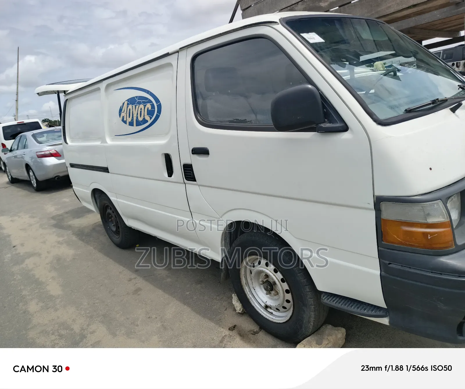 Toyota HiAce 2000 White