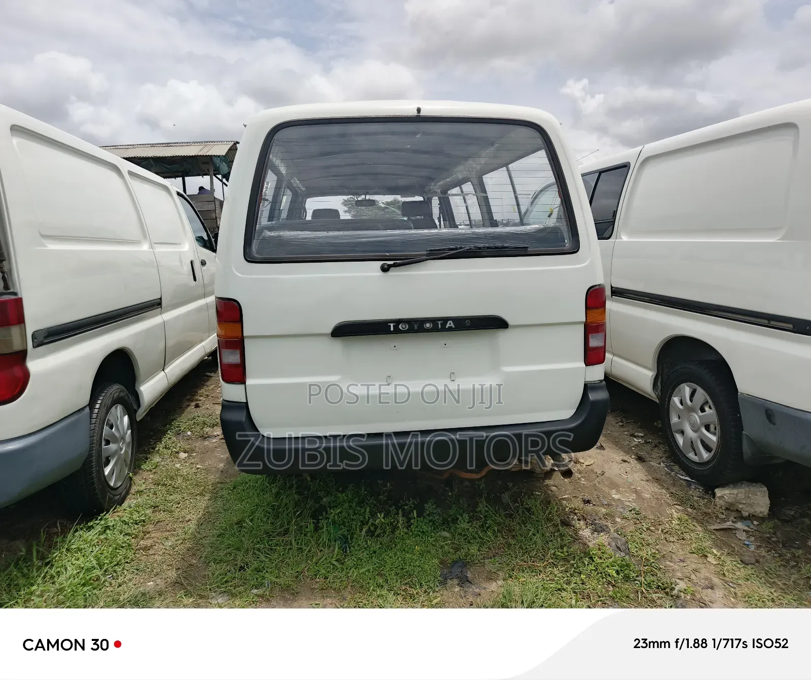 Toyota HiAce 2000 White