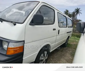 Toyota HiAce 2000 White