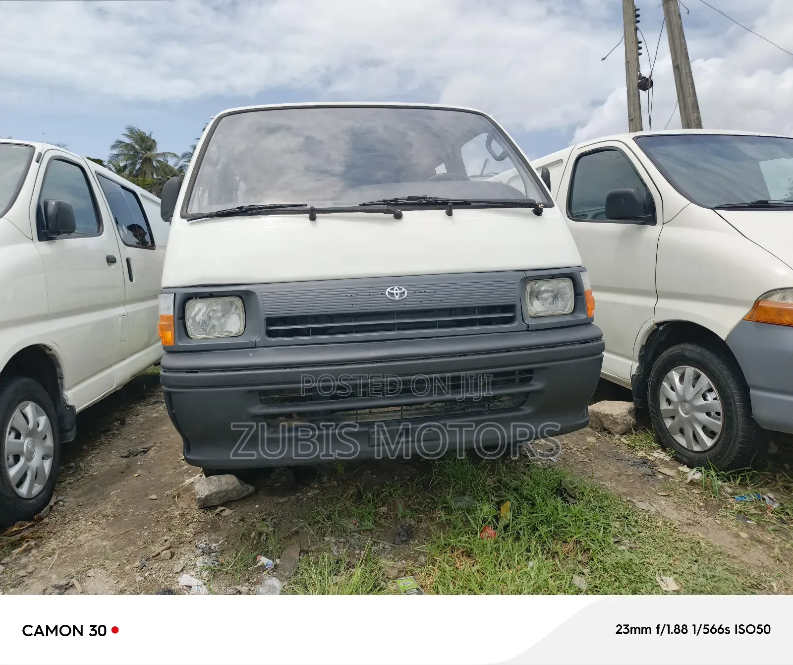 Toyota HiAce 2000 White