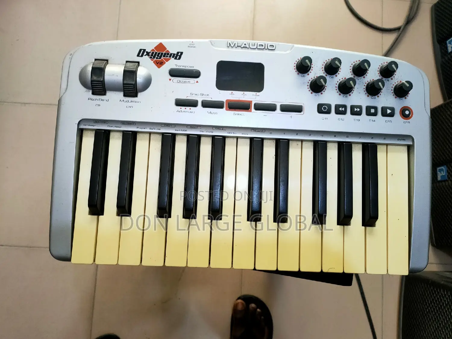 M-Audio Oxygen V2 Midi Controller