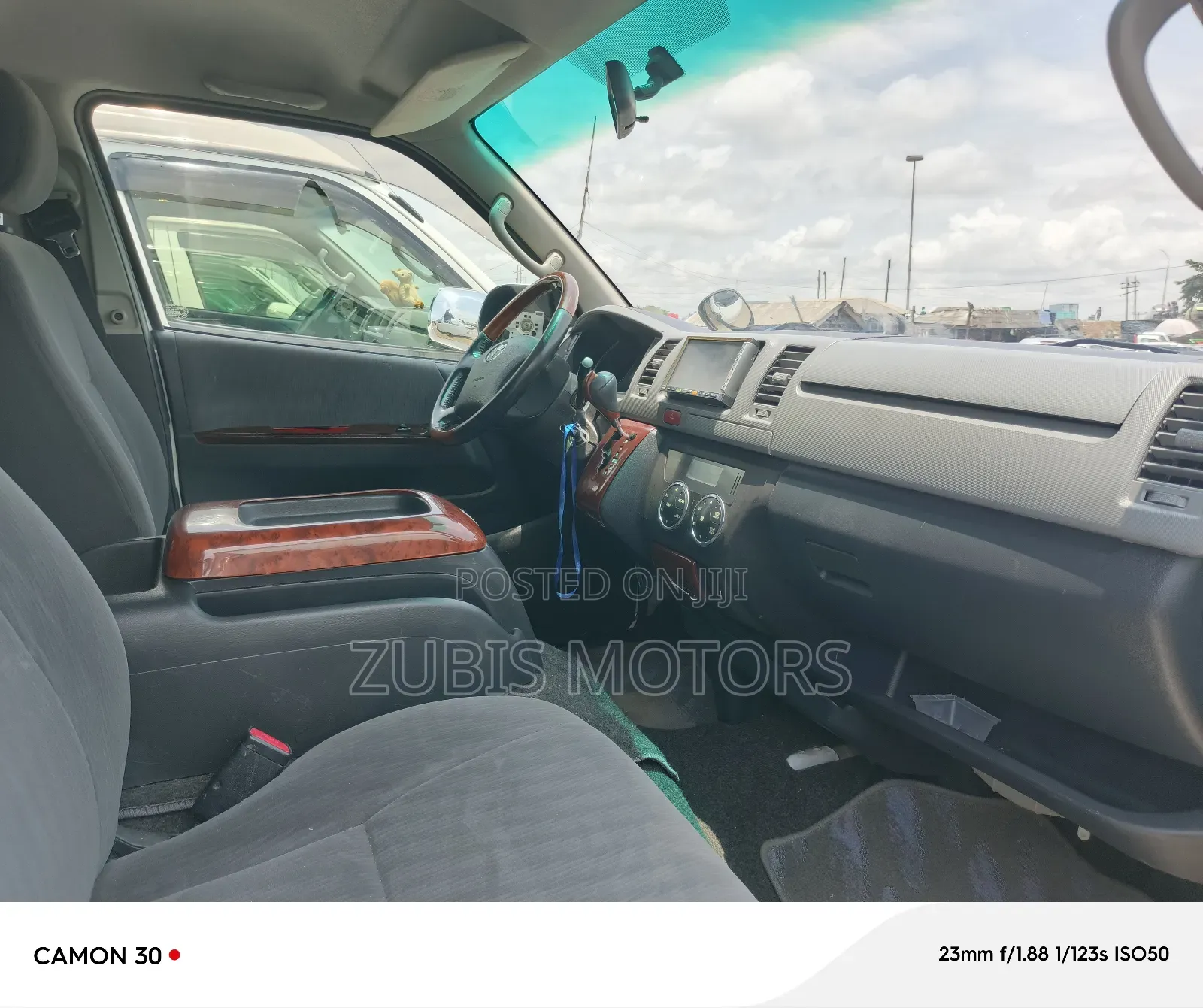 Toyota HiAce 2010 White