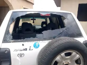 Toyota RAV4 200 Back Glass Available