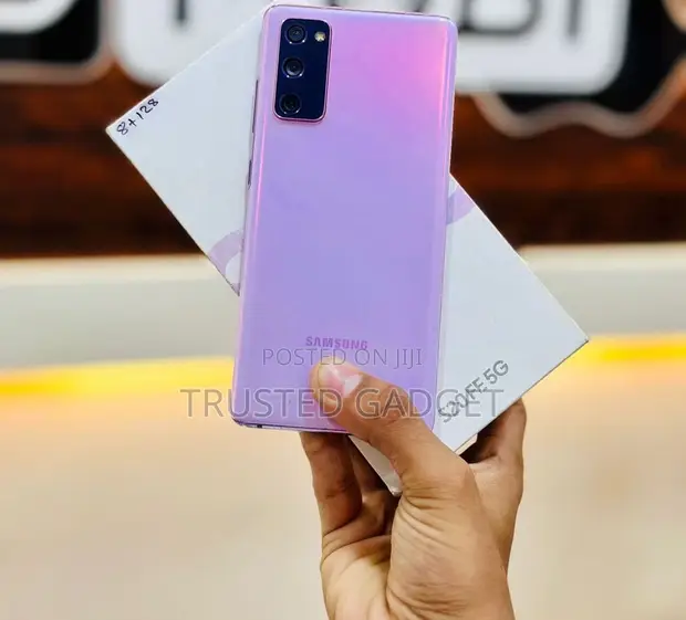 New Samsung Galaxy S20 FE 128 GB Purple in Ibadan Mobile Phones