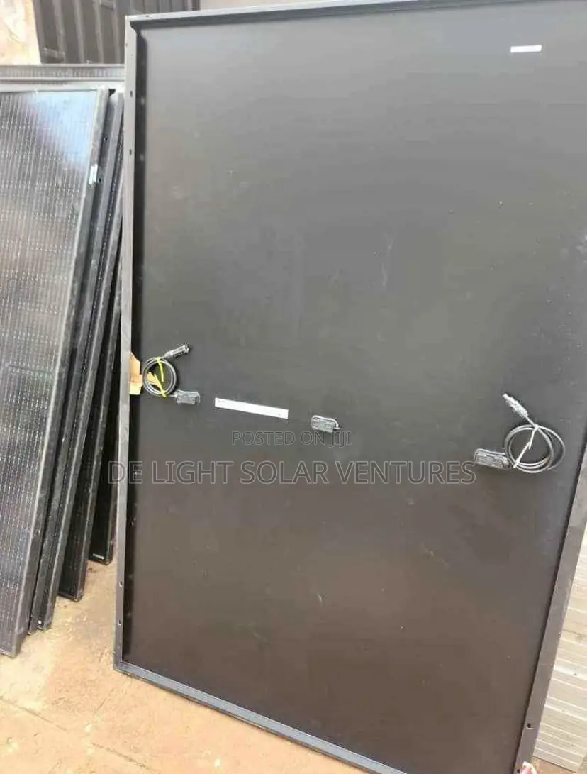 550w Canadian Mono Panel All Black