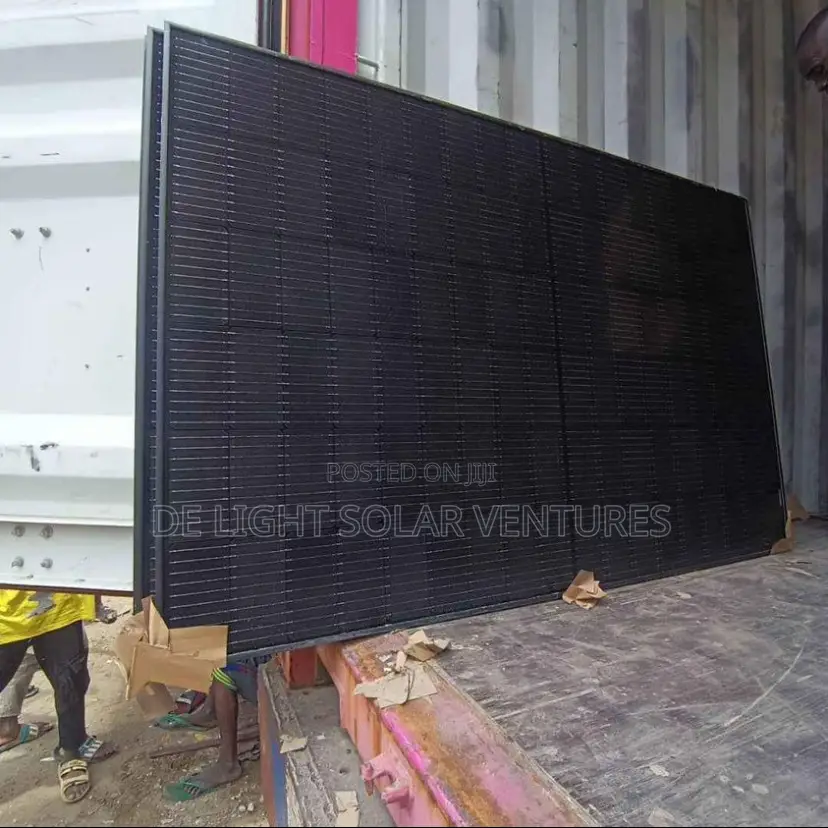 550w Canadian Mono Panel All Black