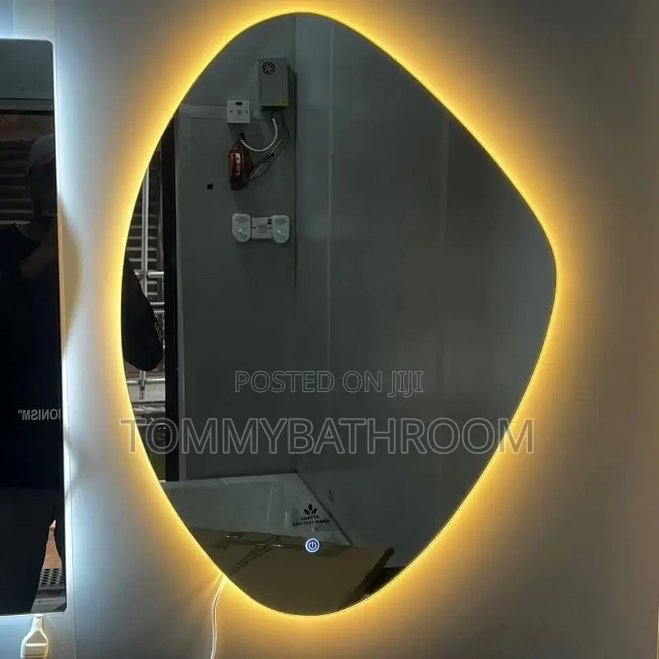 Mirror With Light