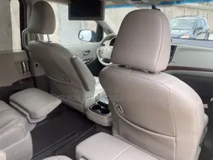 Toyota Sienna XLE 7 Passenger 2011 Red