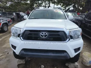 Toyota Tacoma 2015 White