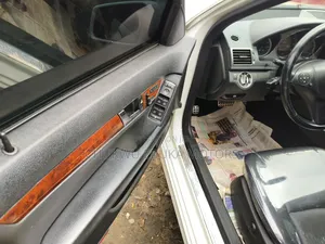 Mercedes-Benz C300 2010 White