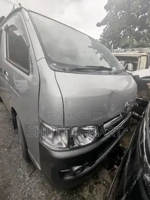 Toyota HiAce 2012 Silver