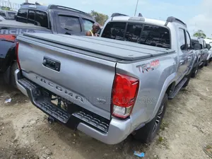 Toyota Tacoma Limited 2018 Silver