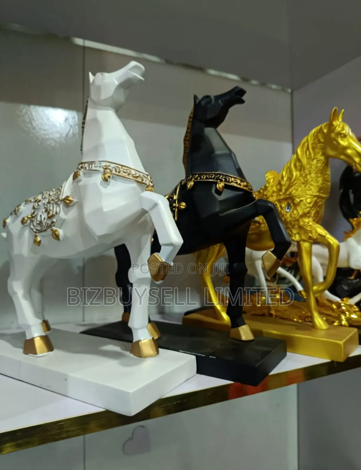 Horse Statue Decorative Figurines.