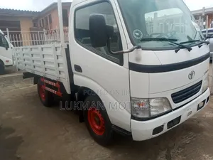 Toyota Dyna 2012 White