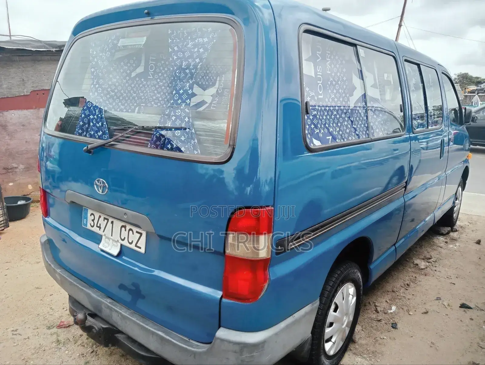 Toyota HiAce 2005 Blue