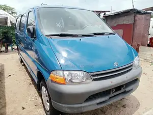 Toyota HiAce 2005 Blue